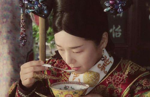 上朝吃瓜的官姐免费阅读全文,上朝吃瓜官姐的传奇人生